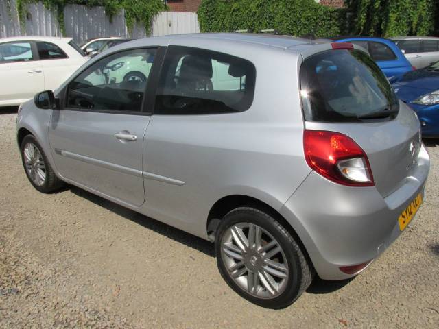 2012 Renault Clio 1.2 16V Dynamique TomTom 3dr ## LOW MILES - STUNNING CAR ##