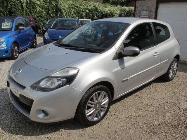 2012 Renault Clio 1.2 16V Dynamique TomTom 3dr ## LOW MILES - STUNNING CAR ##