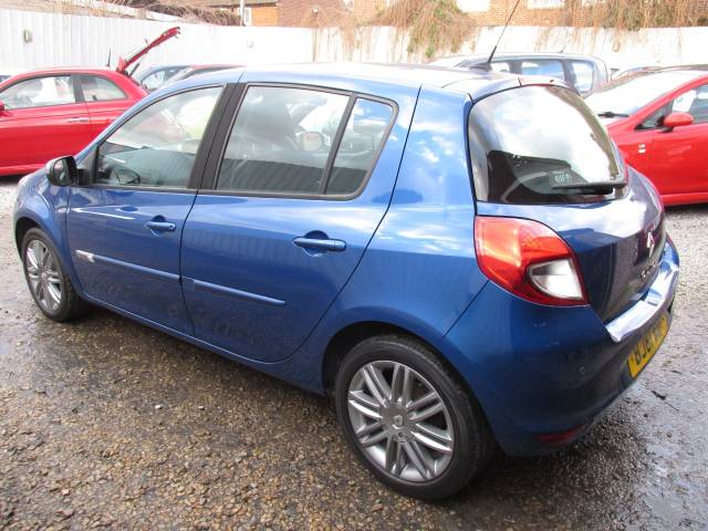 2011 Renault Clio 1.2 TCE Dynamique TomTom 5dr ## FSH - STUNNING CAR ##
