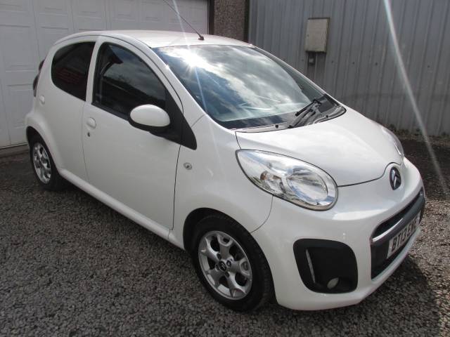 Citroen C1 1.0i VTR+ 5dr EGS AUTO ## £20 ROAD TAX - 1 FORMER KEEPER ## Hatchback Petrol White