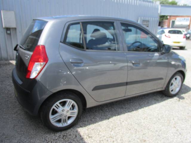 2011 Hyundai i10 1.2 Comfort 5dr ## 1 LADY OWNER FROM NEW - FSH ##