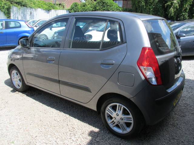 2011 Hyundai i10 1.2 Comfort 5dr ## 1 LADY OWNER FROM NEW - FSH ##