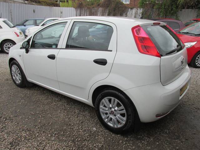 2017 Fiat Punto 1.2 Pop+ 5dr ## JUST SERVICED AND MOT'D - STUNNING CAR ##