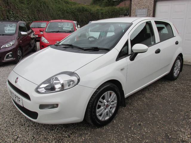 2017 Fiat Punto 1.2 Pop+ 5dr ## JUST SERVICED AND MOT'D - STUNNING CAR ##
