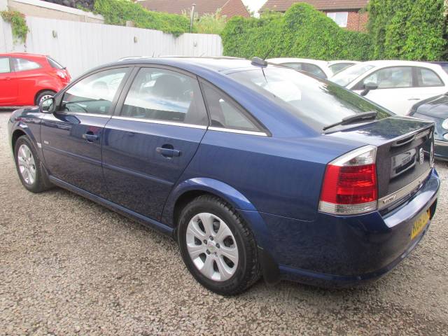 2008 Vauxhall Vectra 2.2i Direct Design 5dr Auto ## LOW MILES - FSH ##
